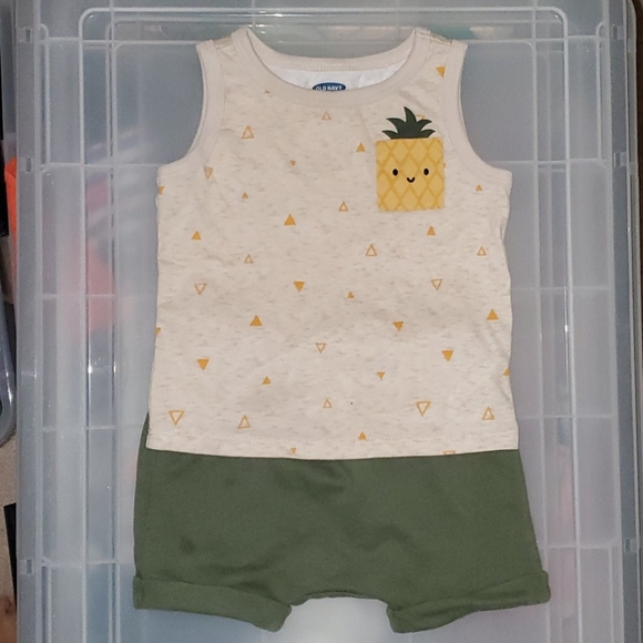 Old Navy Other - GIFTED Old Navy pineapple short/tank set